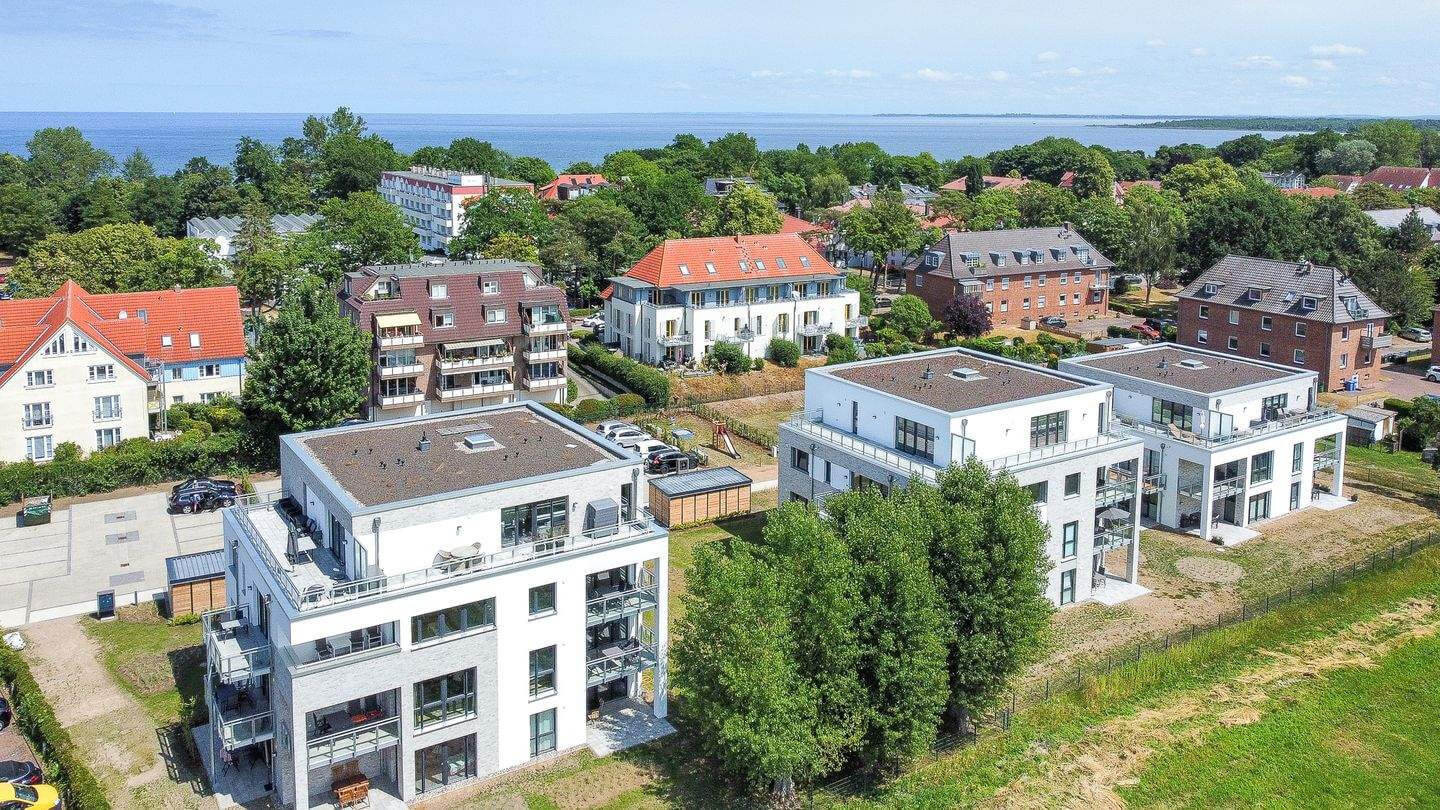Luftaufnahme der Weißen Villen in Boltenhagen